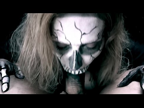 ❤️ Demon girl ng sanggol titi sa kanyang itim na bibig at swallowing cum. ️❌ super porn sa amin